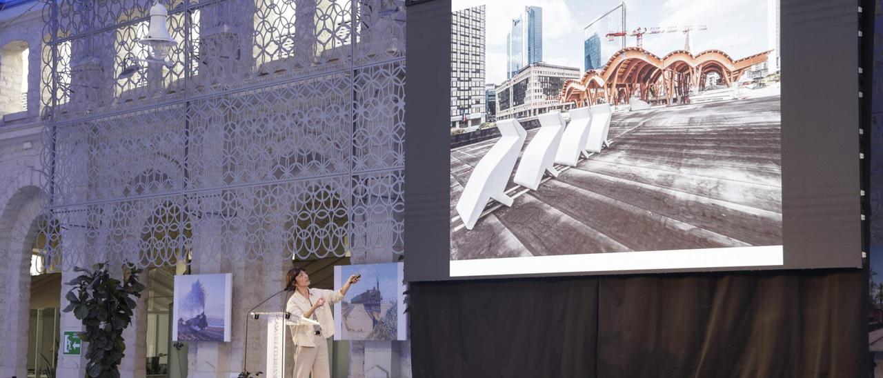 Marzia Faranda, arquitecta y directora de proyectos durante su intervención en Casa Mediterráneo.