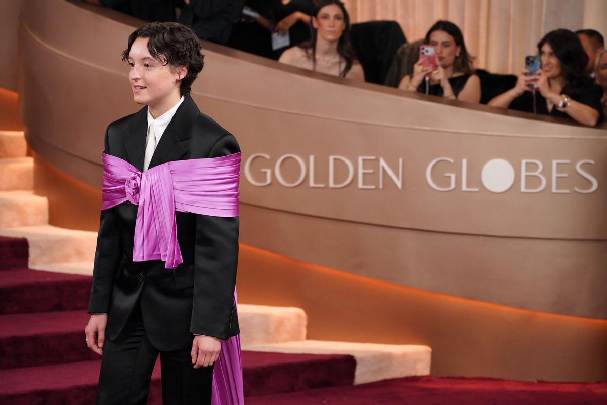 La actriz inglesa Bella Ramsey, en los Globos de Oro 2026.
