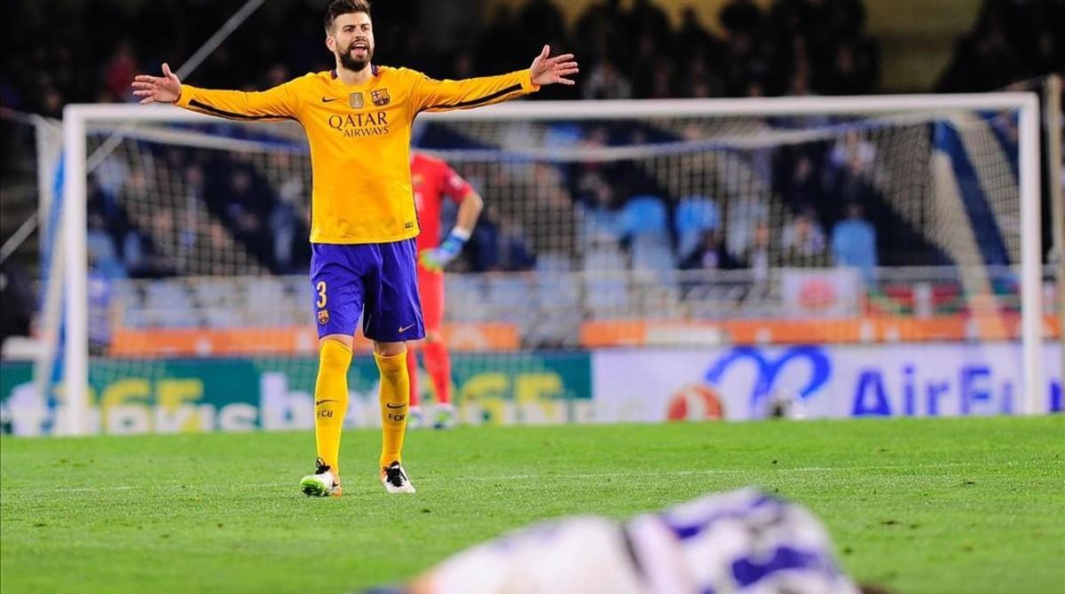 crmartinez33479759 barcelona s defender gerard pique gestures during 160409225204