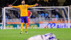 crmartinez33479759 barcelona s defender gerard pique gestures during 160409225204