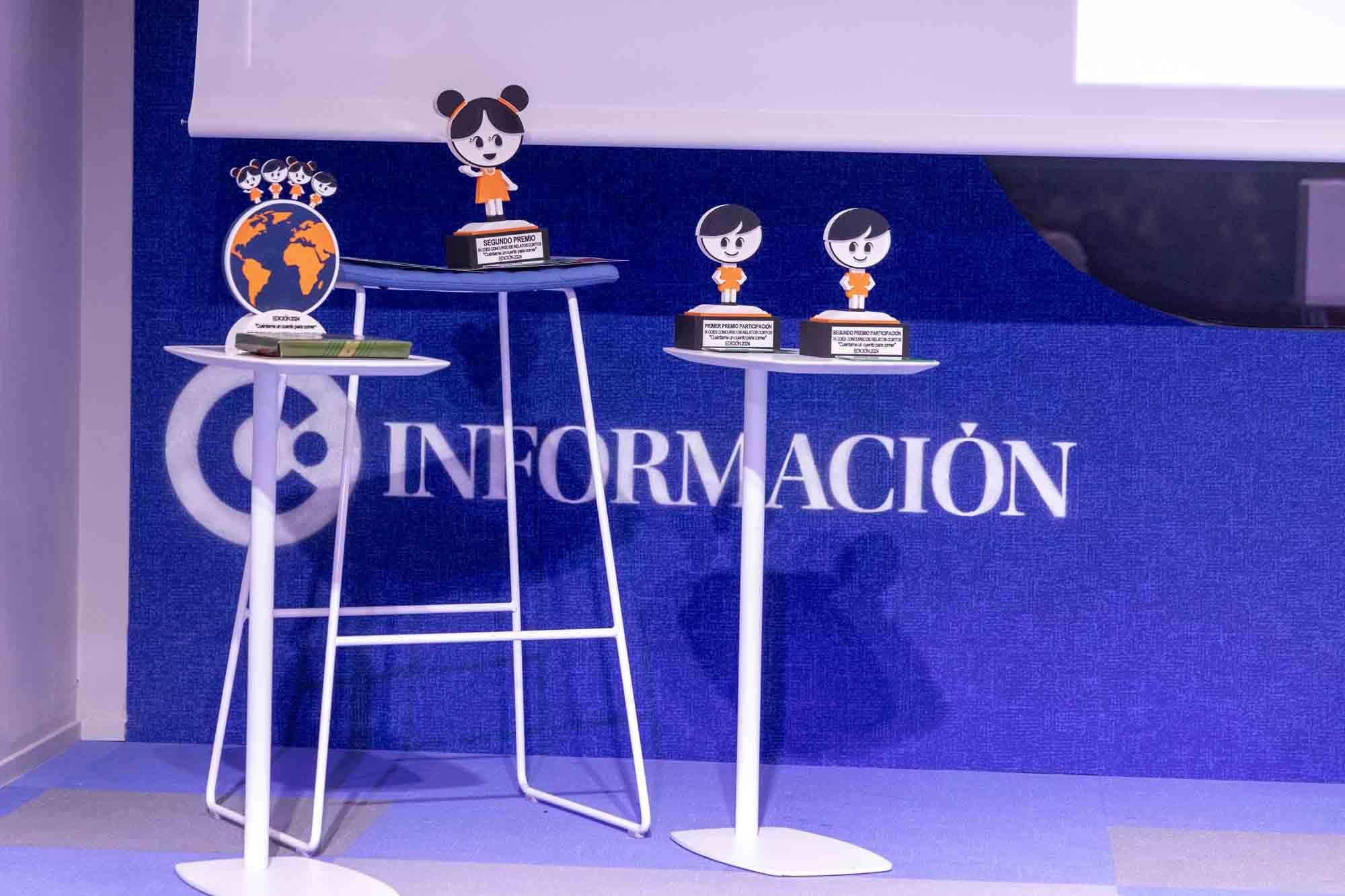 Entrega de premios del concurso infantil de relatos cortos "Cuéntame un cuento para comer" en el Club INFORMACIÓN organizado por COES