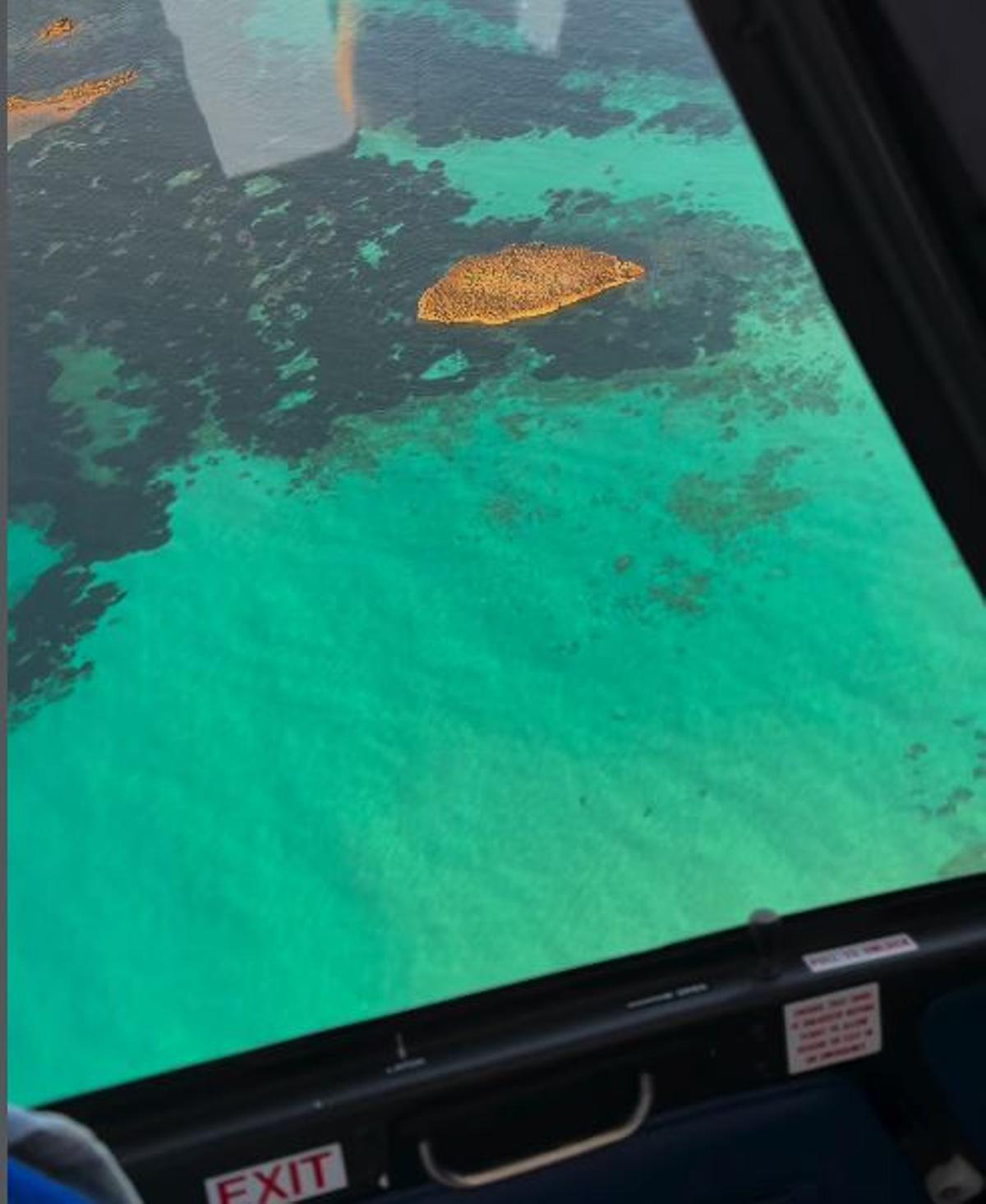 Vistas de las aguas cristalinas de Sant Antoni