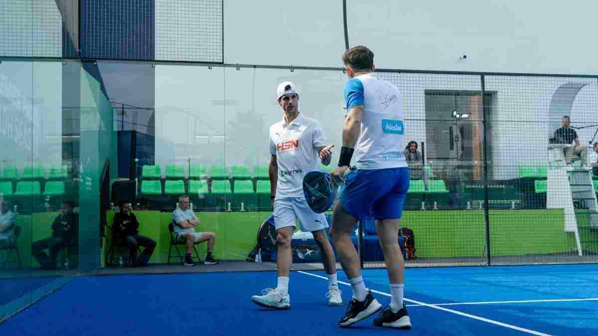 Decepción entre Momo y Jon tras caer en el debut en Riad