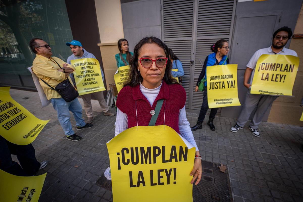 Tatiana, licenciada en Psicología y Logopedia en Perú, reclama agilidad en la homologación de títulos universitarios.
