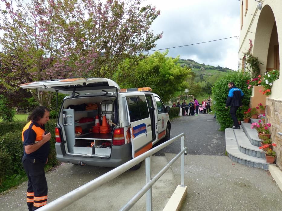 Simulacro en el Colegio Les Mariñes