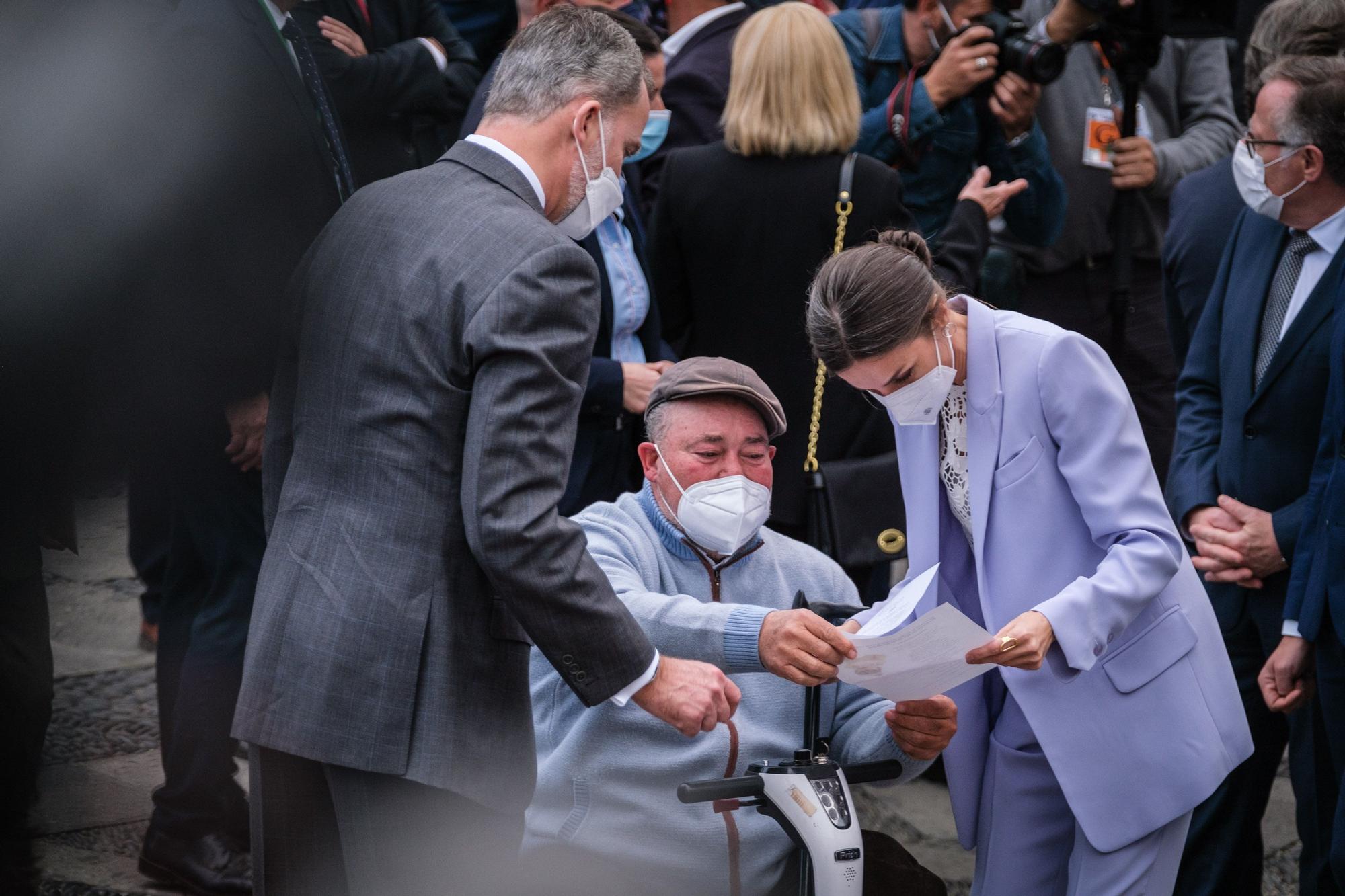 Visita del Rey y los presidentes de las comunidades a La Palma al acto de homenaje a los palmeros