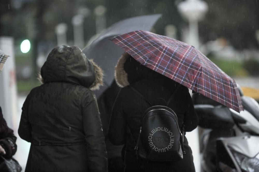 El litoral de A Coruña y Pontevedra están en alerta naranja.