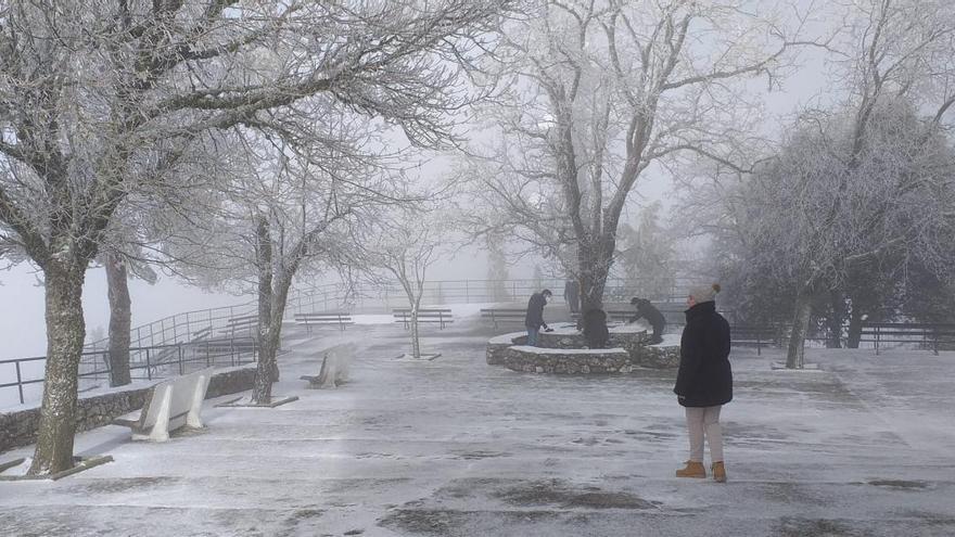 La Nieve Regresa A La Sierra De Cabra Apenas Un Mes Despues Diario Cordoba