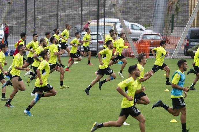 23.07.19. Las Palmas de Gran Canaria. Fútbol segunda división pretemporada 2019/20. Entrenamiento de la UD Las Palmas en Barranco Seco. Foto Quique Curbelo  | 23/07/2019 | Fotógrafo: Quique Curbelo