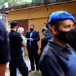 Suspenden el juicio a enfermera imputada por muerte de Maradona