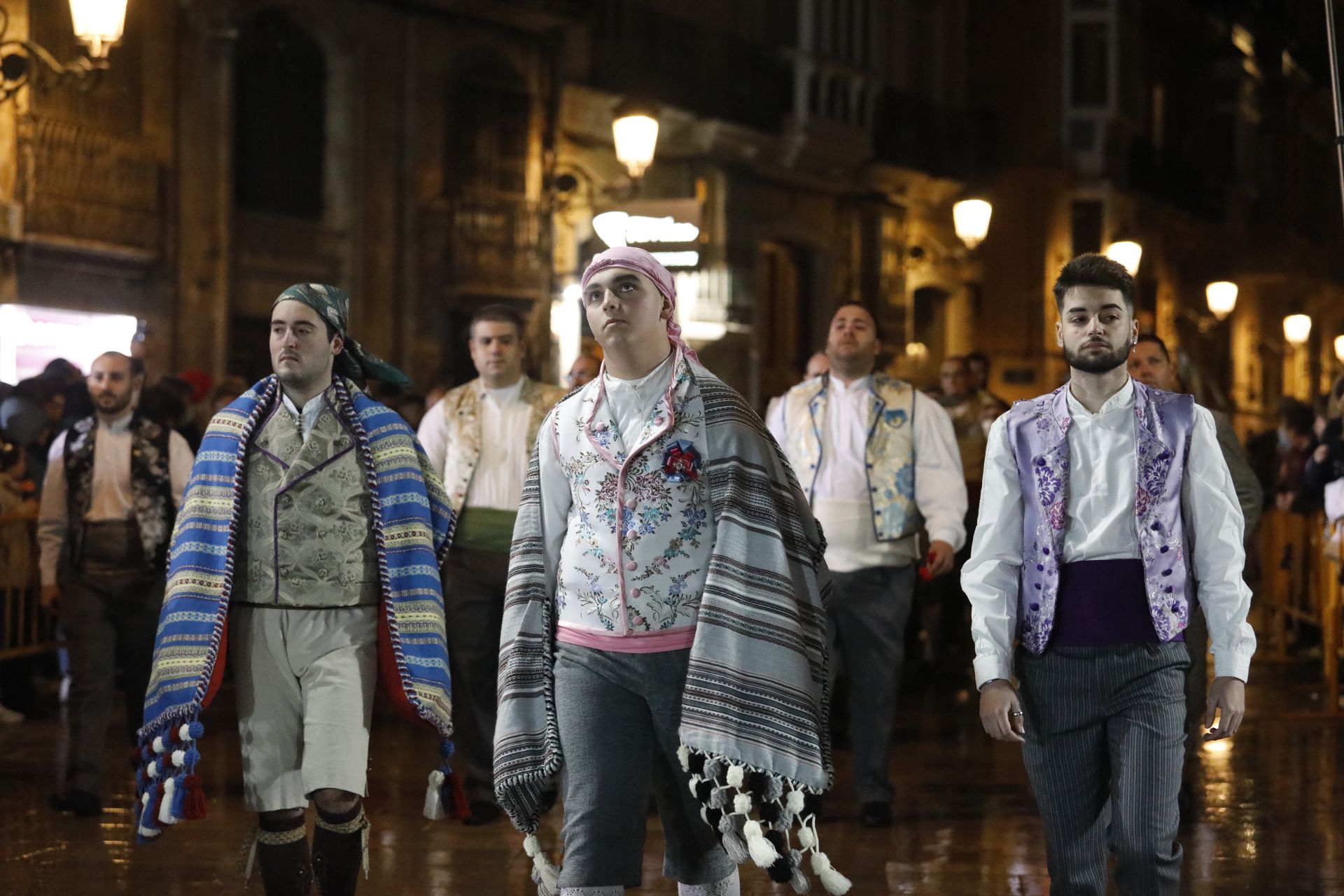 Búscate en el primer día de ofrenda por la calle Quart (entre las 22:00 a las 23:00 horas)