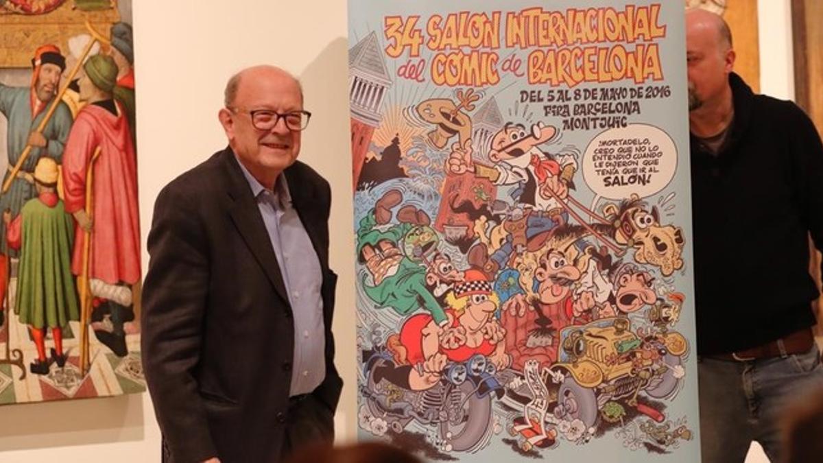 Francisco Ibáñez, con su cartel para el Salón del Cómic, este jueves en el MNAC.