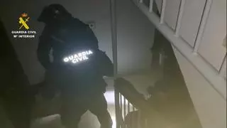 La Guardia Civil desmantela un punto de venta de droga en la Avenida Libertad en Benavente