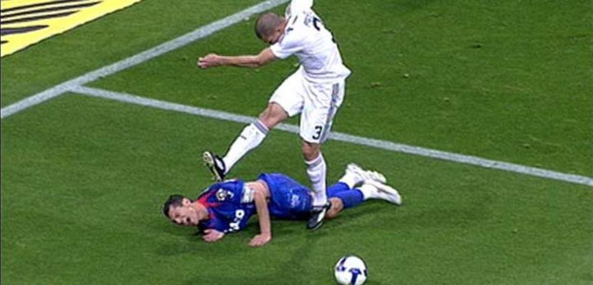 La salvaje agresión de Pepe a Casquero