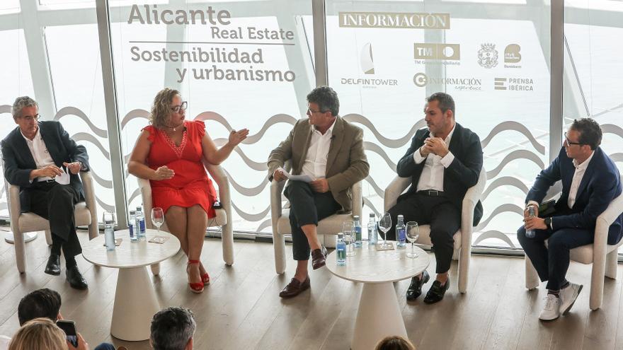 El desafío de las ciudades sostenibles: Expertos en urbanismo debaten sobre el futuro de los espacios urbanos en &quot;Alicante Real Estate&quot;