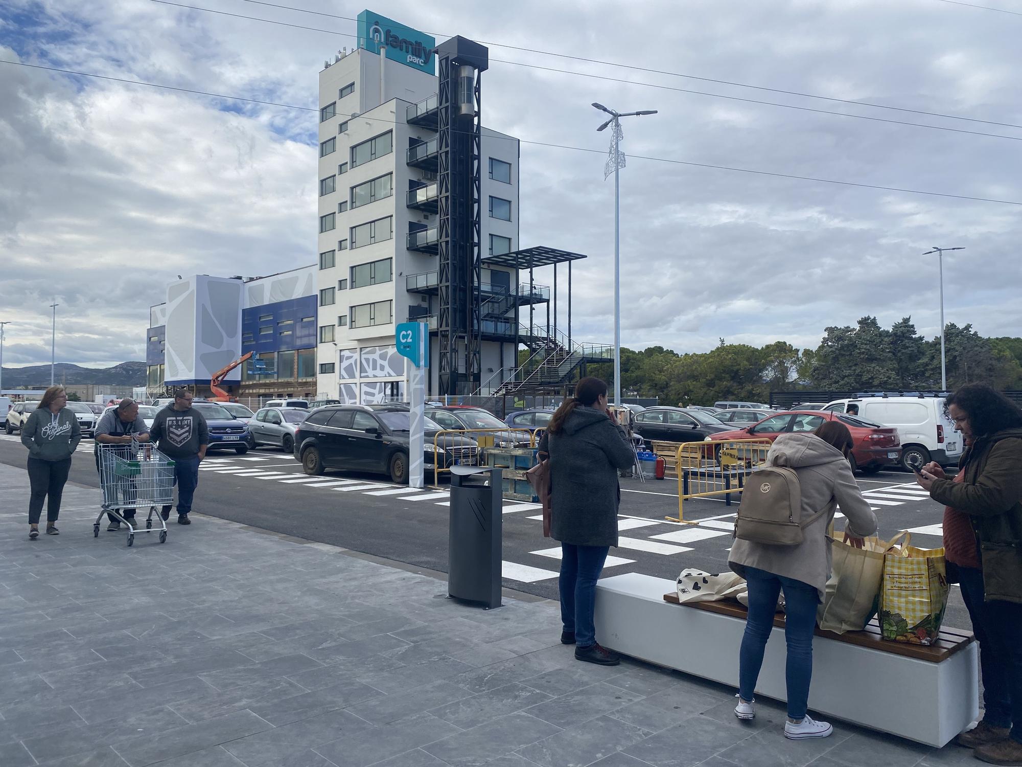 Así fue la esperada reapertura del centro comercial de Benicarló