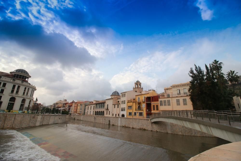 Crecida espectacular del río Segura a su paso por