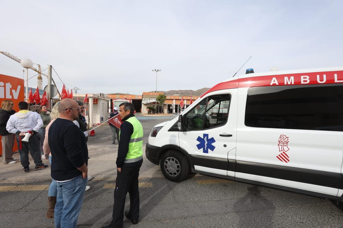 Los vehículos de emergencia han tenido prioridad en pasar la ITV.