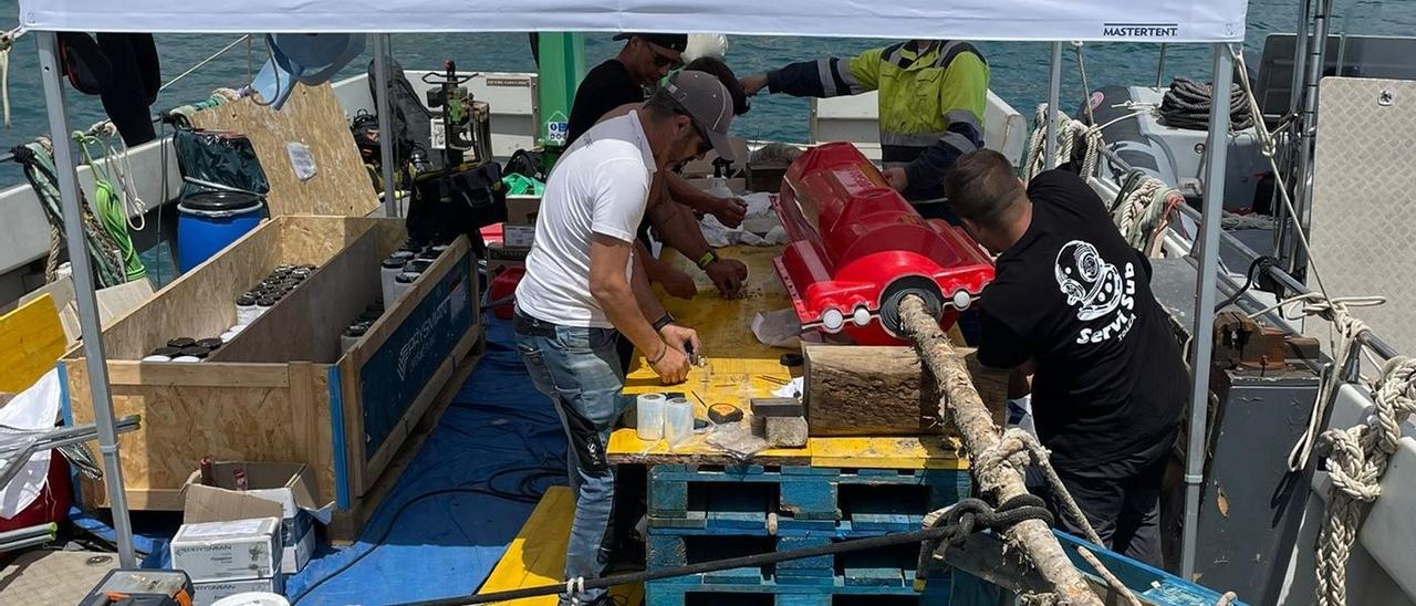 Trabajos de reparación cable submarino que alimenta a la isla de Tabarca