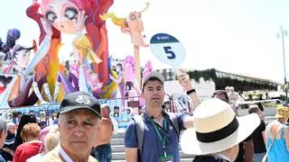 Las Hogueras dejan a los cruceristas con la boca abierta