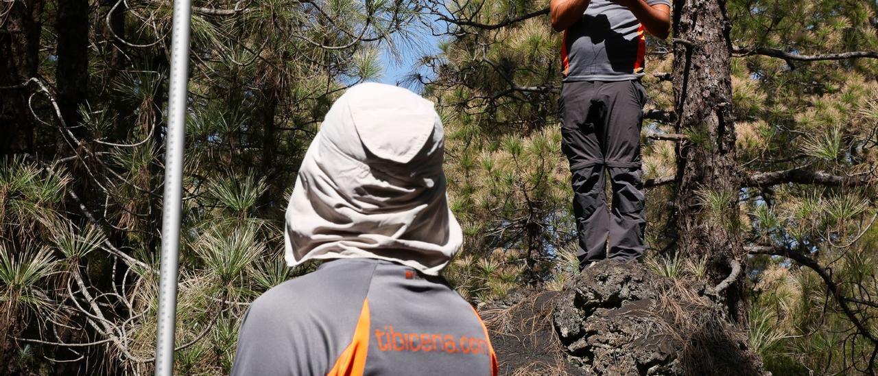 La recogida de cenizas, esencial para el seguimiento del volcán