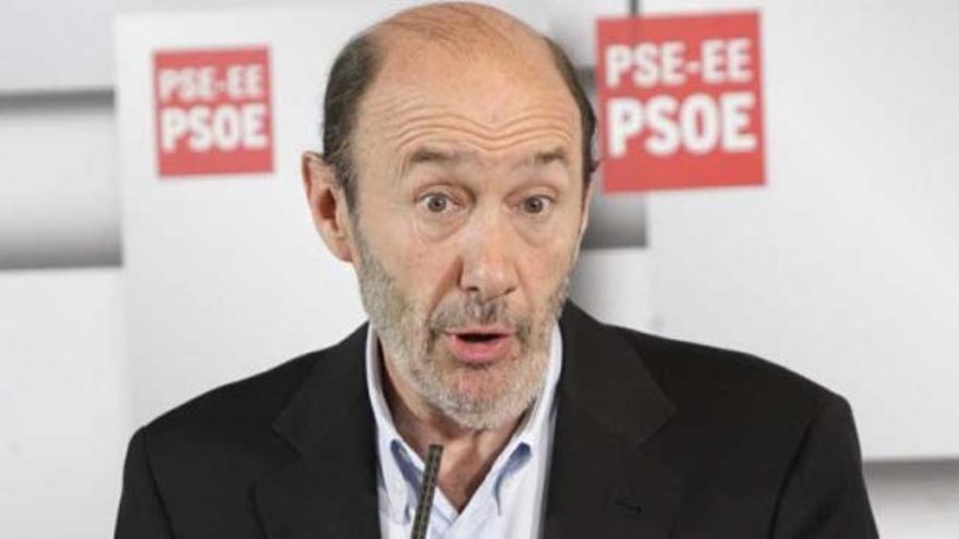 Rubalcaba: &quot;Bildu pierde credibilidad cuando no condena a ETA&quot;