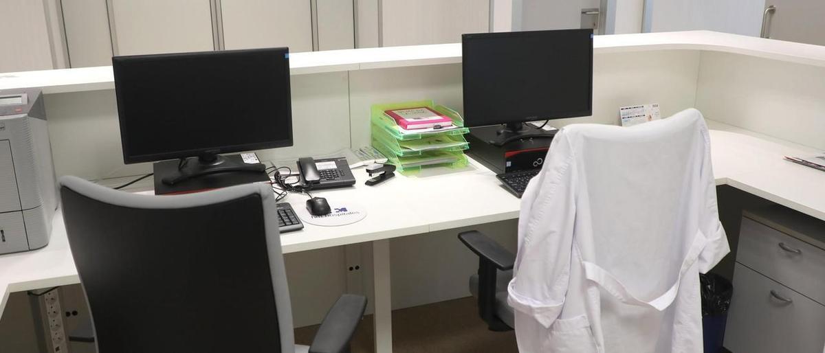 Recepción de un hospital privado en Galicia.