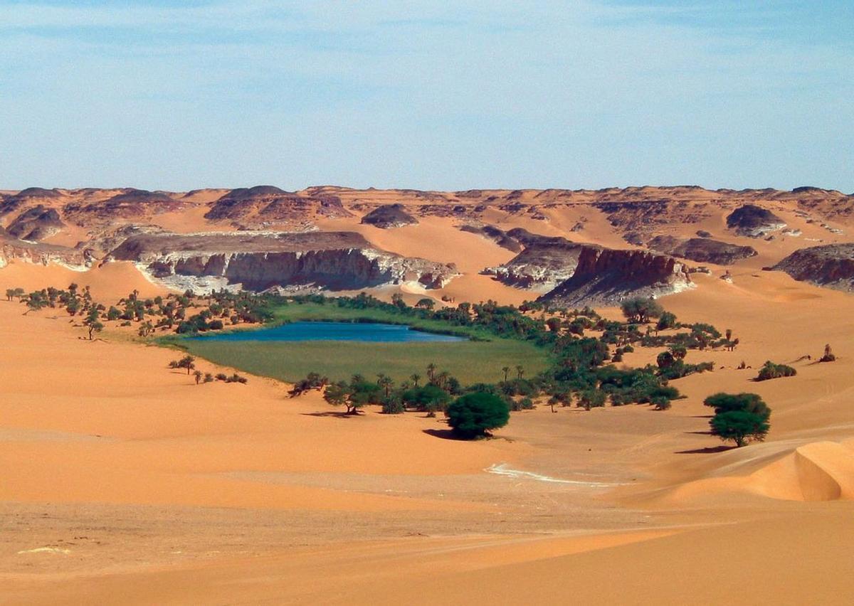 Lago en el desierto