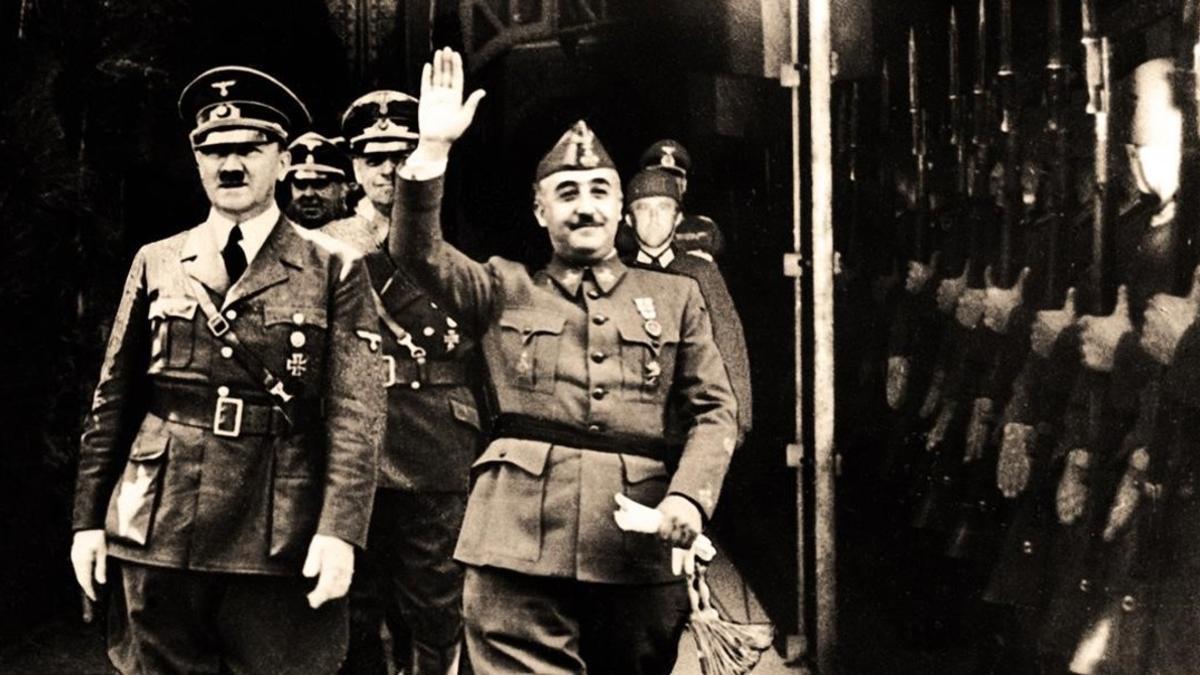 Franco y Hitler saludan a la guardia alemana en Hendaya, el 23 de octubre de 1940.