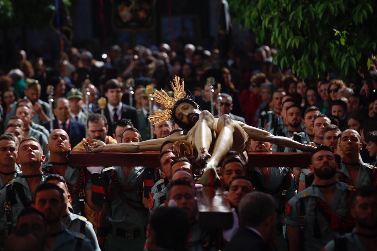 La Legión levanta expectación en el Vía Crucis de La Caridad