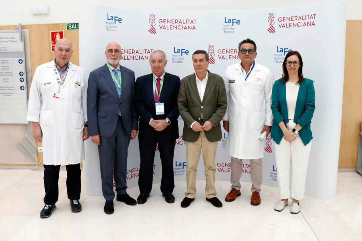 Participantes y ponentes en la jornada de enfermedades raras, entre ellos el conseller