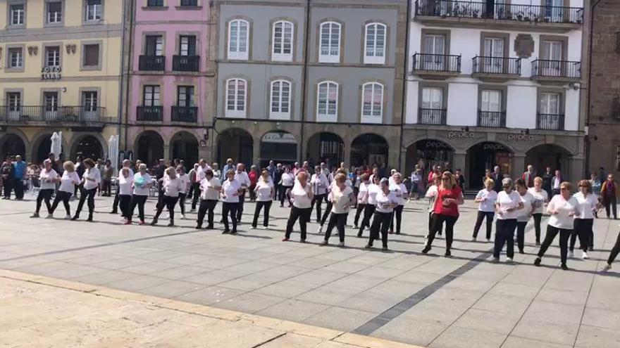 Bailes de los mayores de Las Meanas