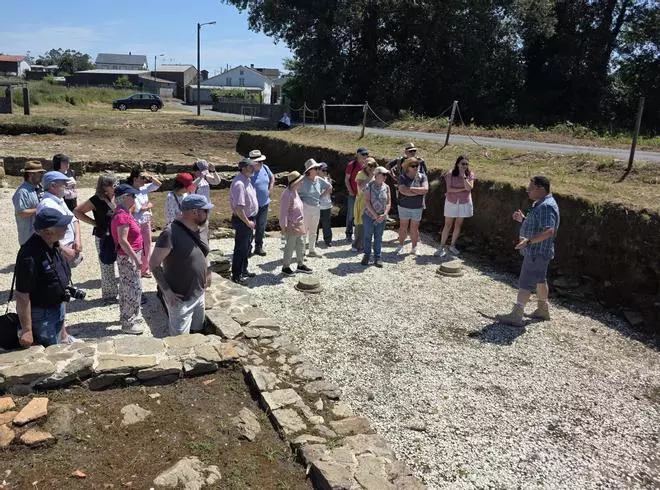 Brandomil abre as portas da súa historia romana a investigadores da UNED da Coruña