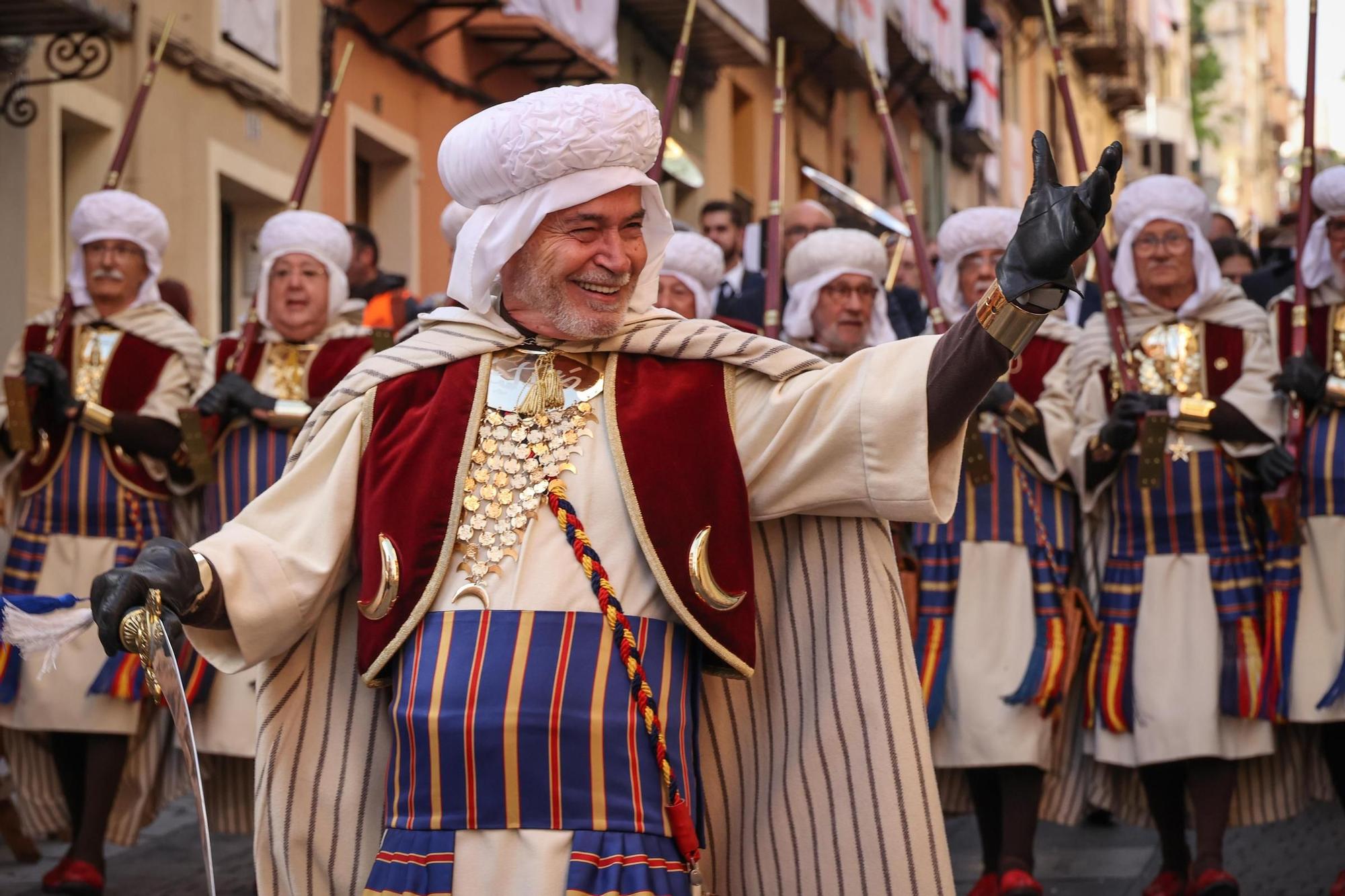 La trilogIa festera de Alcoy despierta con la Diana