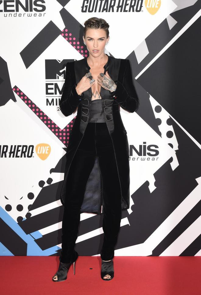MTV EMA 2015, Ruby Rose con look total black
