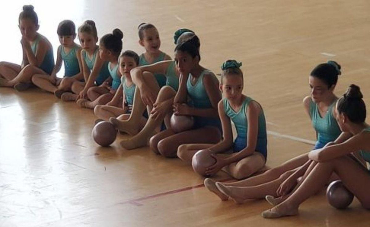 La jornada dominical comenzó con una colorida exhibición de gimnasia rítmica. | SERVICIO ESPECIAL