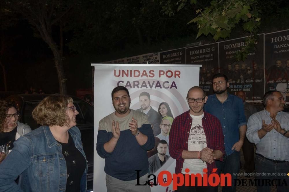 Pegada de carteles en Caravaca