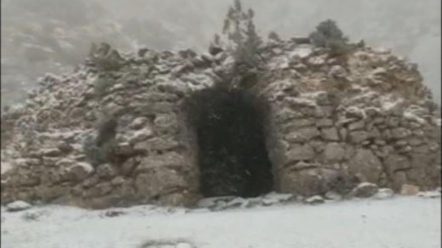 La nieve también llega a Famorca