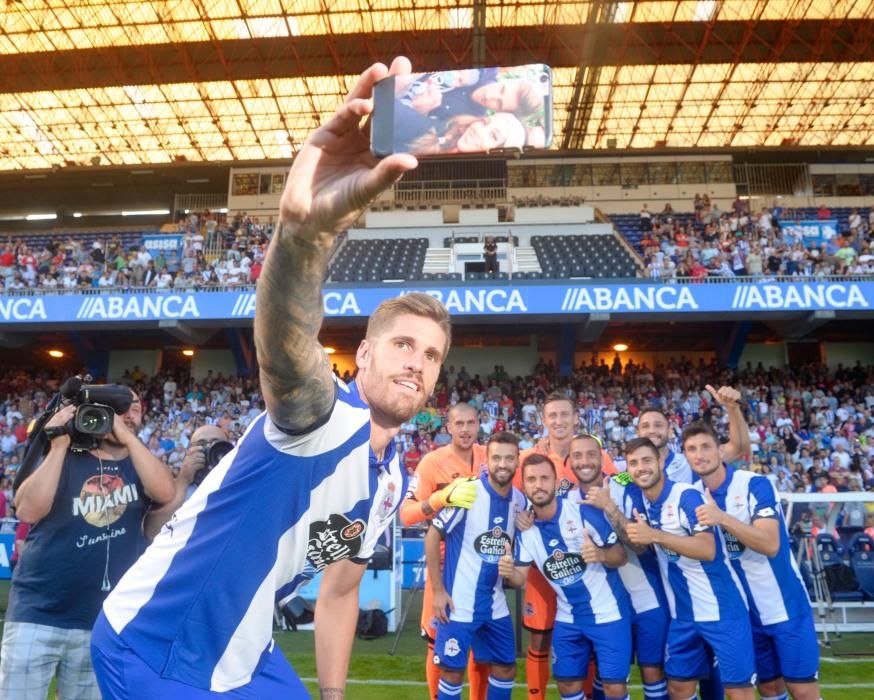 Rubén Martínez, Przemyslaw, Tyton, Raúl Albentosa, Juanfran Moreno, Guilherme dos Santos, Borja Valle, Bruno Gama, Emre Çolak, Carles Gil y Florin Andone se presentan ante los aficionados en Riazor.