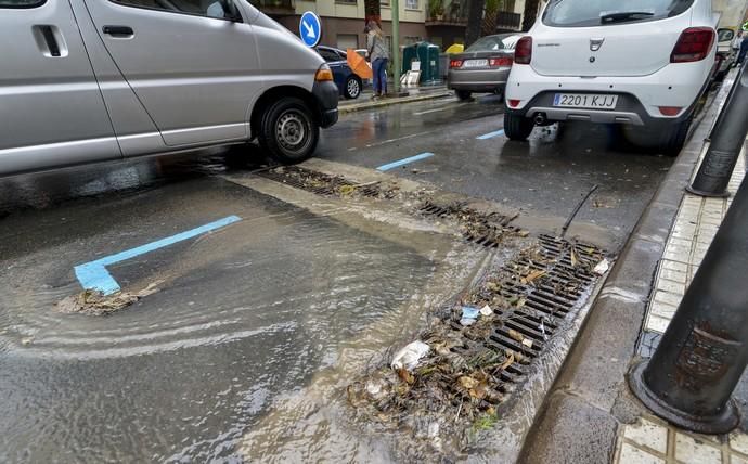 LAS PALMAS DE GRAN CANARIA. Lluvias en la ciudad de Las Palmas de Gran Canaria.  | 03/04/2019 | Fotógrafo: José Pérez Curbelo