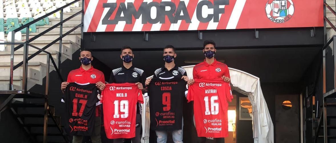 Daniel Hernández, Nico Del Monte, Agustín Coscia y Pedro Astray, en su llegada al Zamora CF.