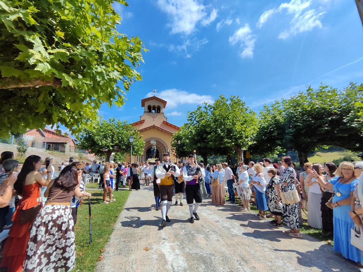 La procesión de Nuestra Señora de la Salud de Lieres, en imágenes