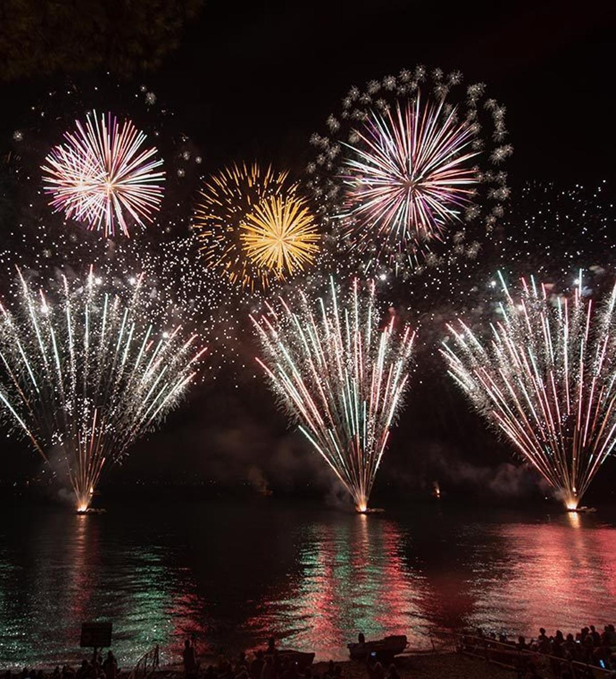 El castillo de fuegos artificiales más ecológico tiene lugar en Altea