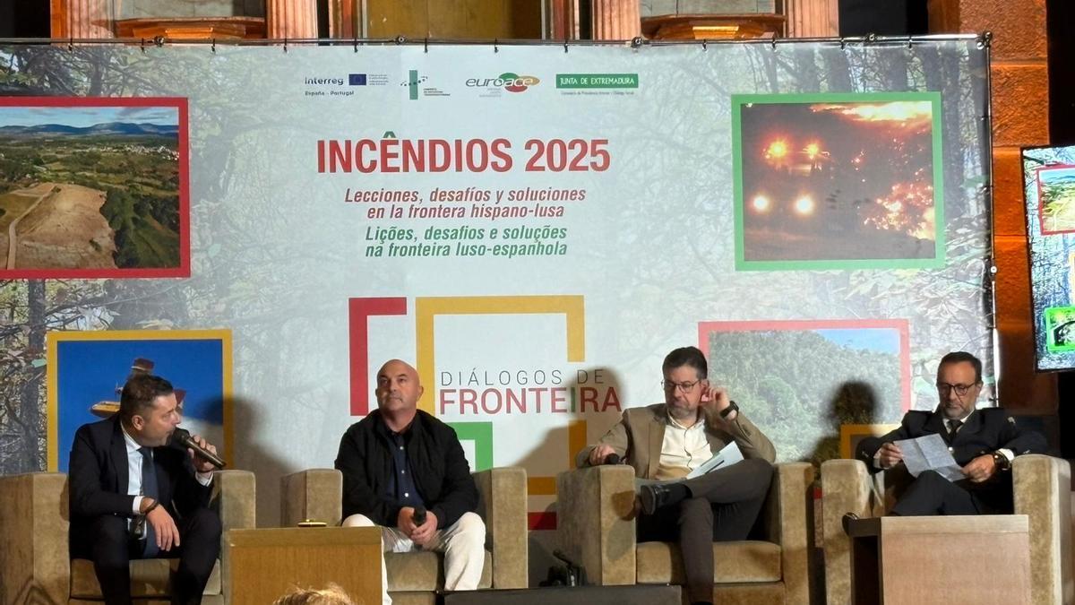 Imagen de una de las ponencias de 'Diálogos de Frontera'