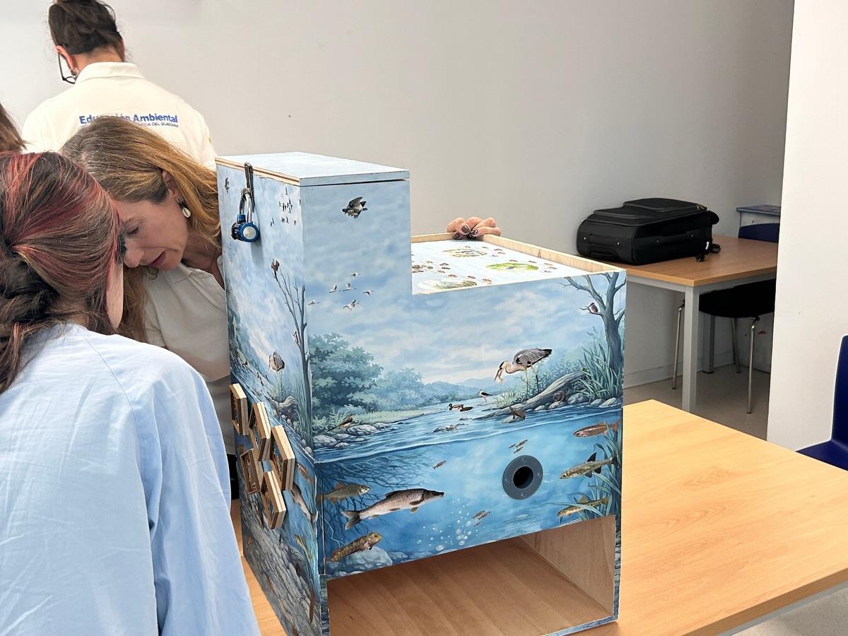 La 'escape box' que usaron los técnicos de educación ambiental de la Confederación Hidrográfica del Guadiana en el Materno Infantil de Badajoz.