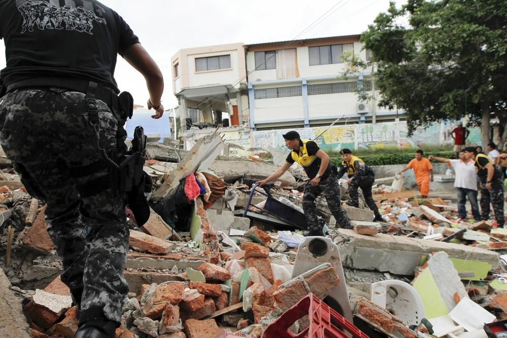 Un terremoto de 7,8 grados ha causado decenas de muertos en Ecuador.