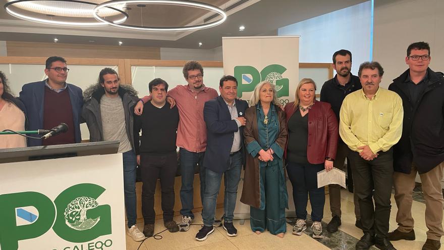 Beatriz Estévez, a candidata comprometida do Partido Galego, busca o renacer de Santiago nas eleccións municipais