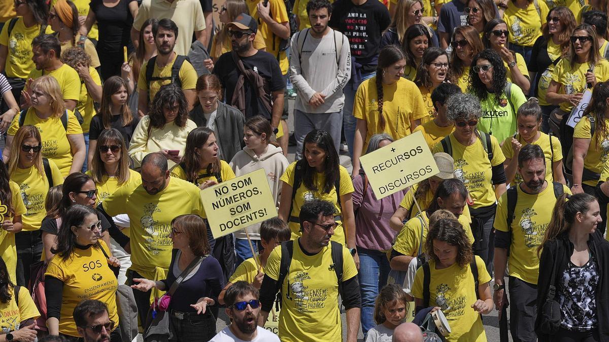 Les imatges de la protesta dels docents a la ciutat de Girona.