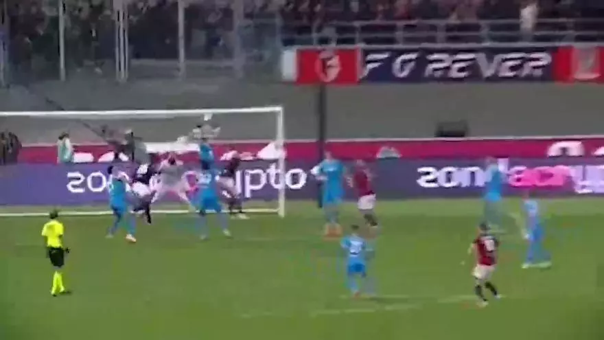 El primer gol de John Lucumí en la Serie A 25/26: de cabeza frente al Nápoles