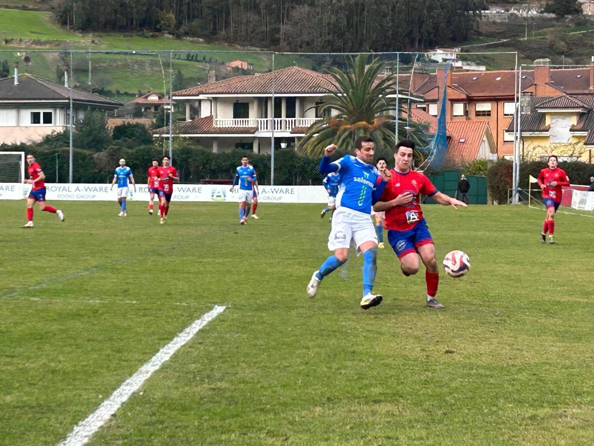 EN IMÁGENES: Así fue el derbi entre Salas y Cornellana, con victoria visitante en el último suspiro
